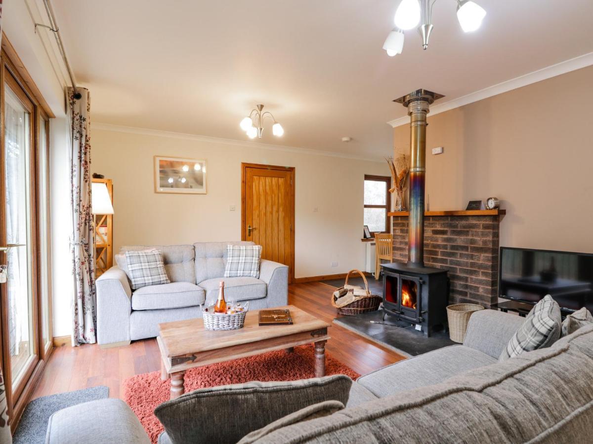 Fersit Log Cottage Roybridge Extérieur photo