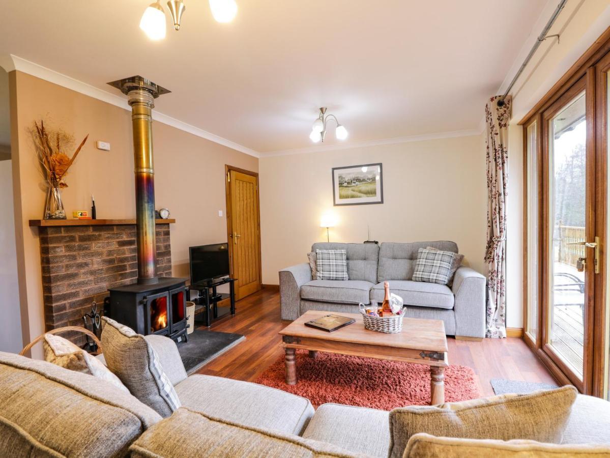 Fersit Log Cottage Roybridge Extérieur photo