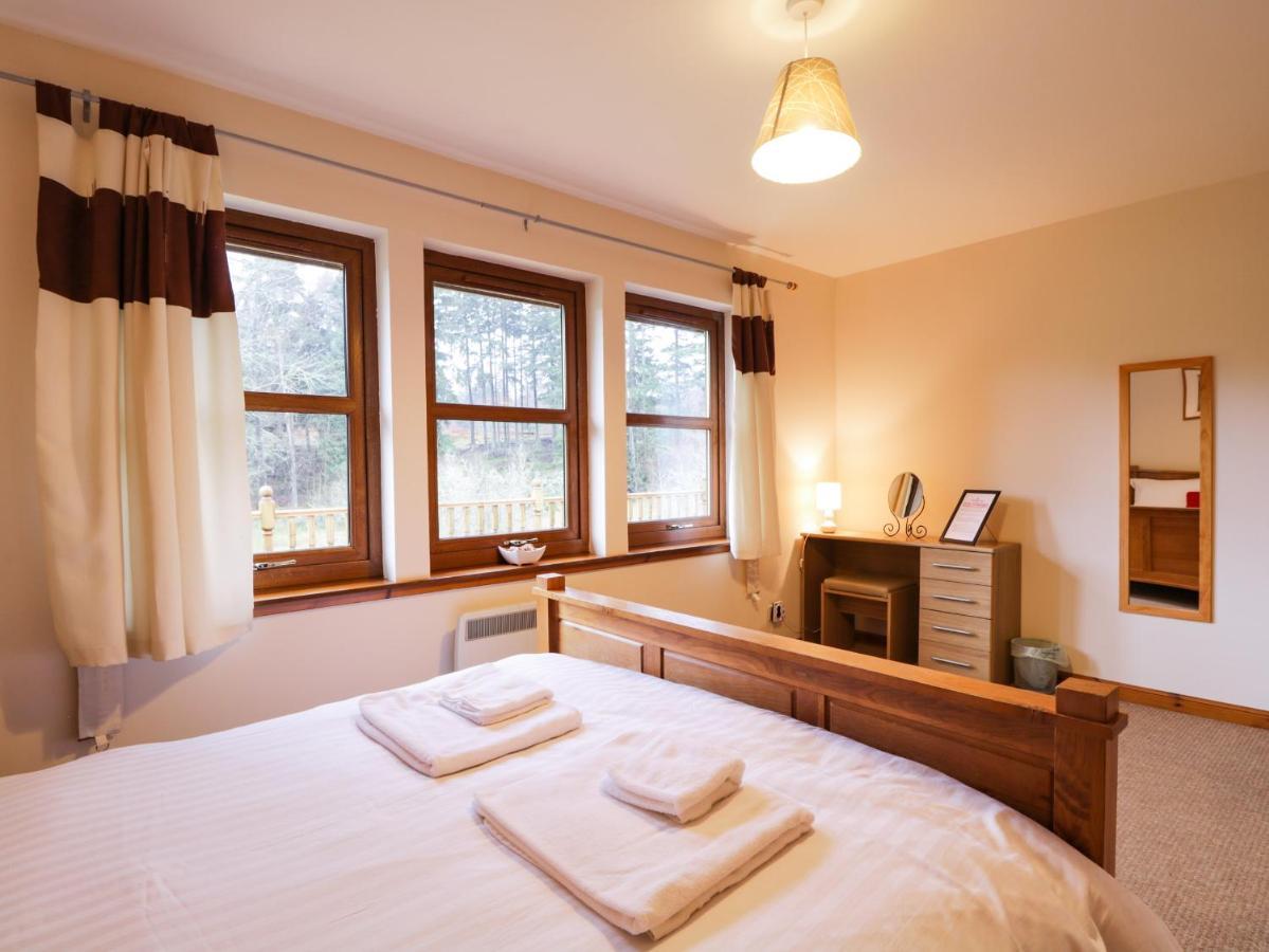 Fersit Log Cottage Roybridge Extérieur photo