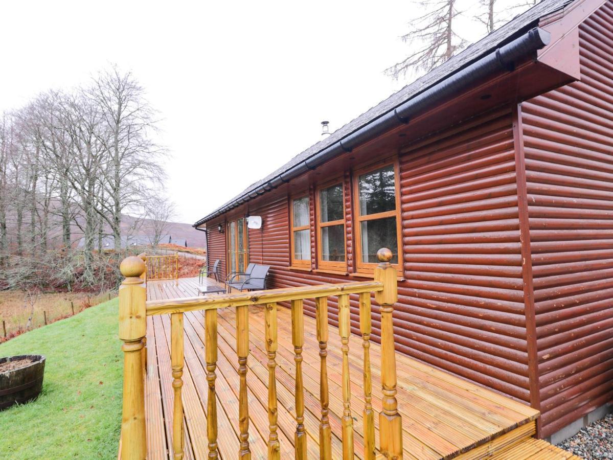 Fersit Log Cottage Roybridge Extérieur photo